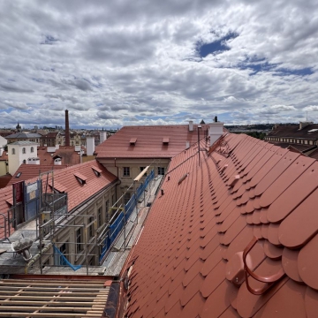 Rekonstrukce krovů a střech Colloredo-Mansfeldského paláce v obrazech