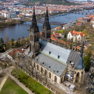 Průběh opravy krovu a střešního pláště Baziliky sv. Petra a Pavla