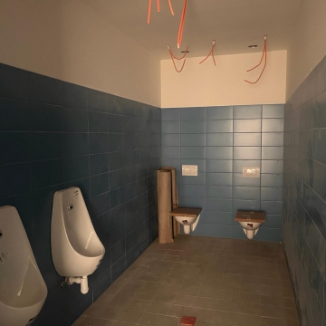 Průběh prací na stavbě nového pavilonu ZŠ na Zlíchově