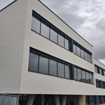 Dokončení nového pavilonu ZŠ na Zlíchově na dohled