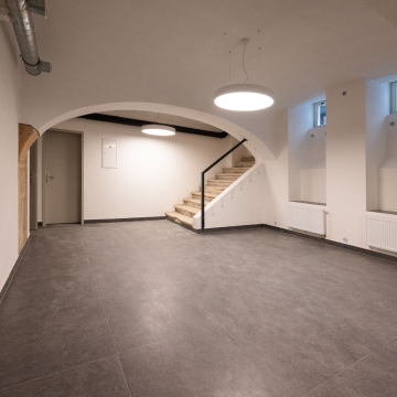 Dům s malometrážními byty Černá 10 v cíli