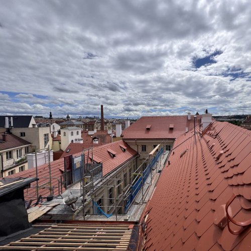 Rekonstrukce krovů a střech Colloredo-Mansfeldského paláce v obrazech