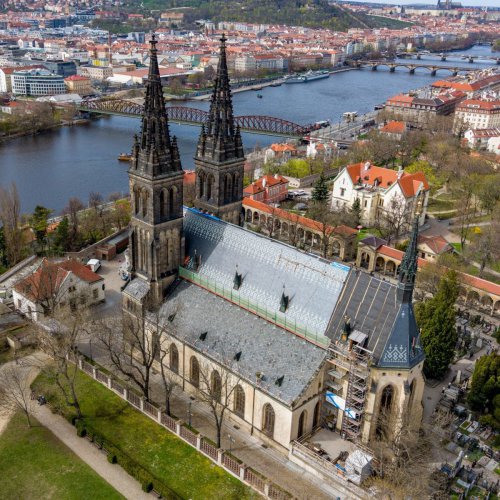 Průběh opravy krovu a střešního pláště Baziliky sv. Petra a Pavla