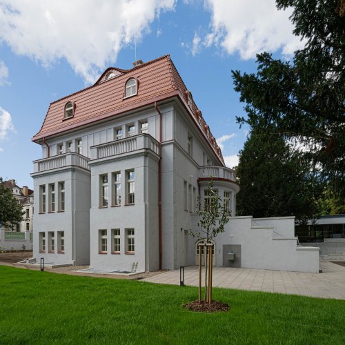 Přestavba domu U Vorlíků 4 na základní školu je úspěšně v cíli